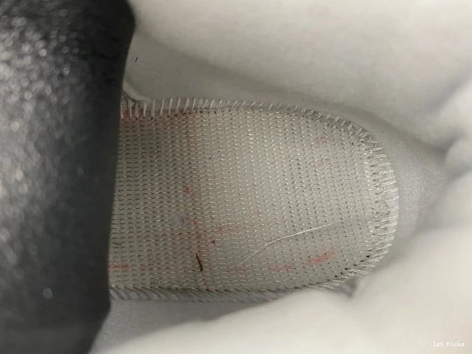 DR5415-120 Retro SB Jordan 4 0727